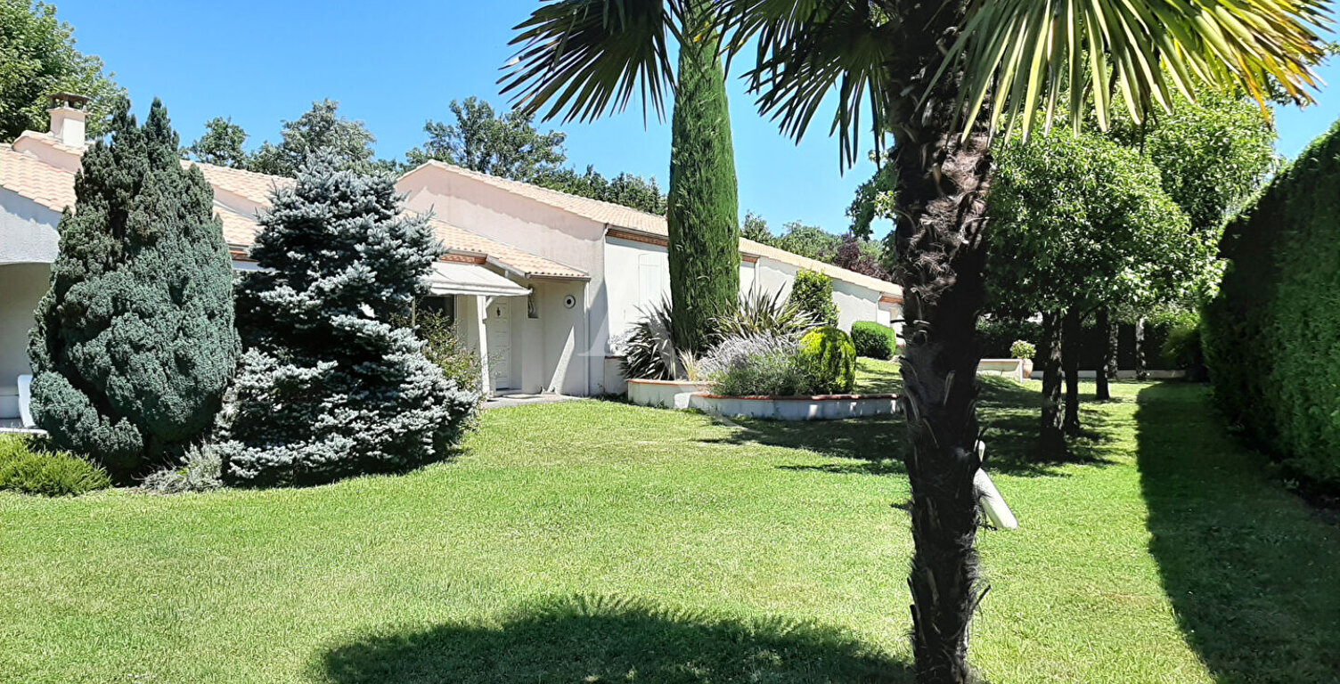 Albi, Maison de 260 m² — photo 1