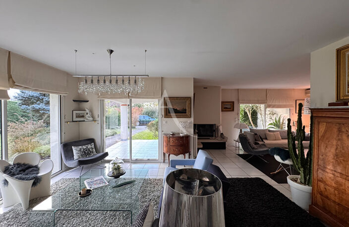 Albi, Maison de 260 m² — photo 2