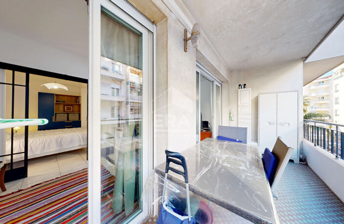 NICE - FLEURS : GRAND 2 PIÈCES AVEC TERRASSE — photo 2