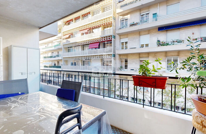 NICE - FLEURS : GRAND 2 PIÈCES AVEC TERRASSE — photo 3