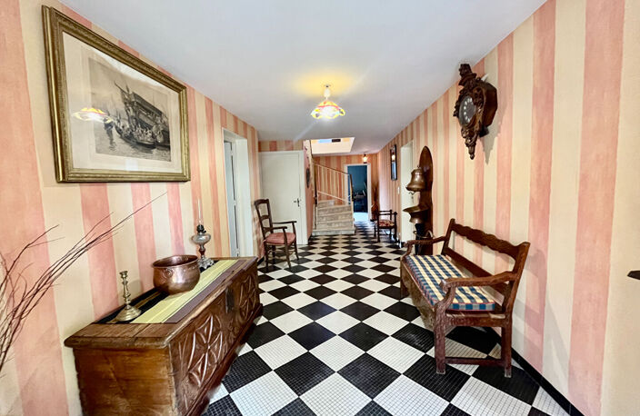 Secteur CASTELMORON-SUR-LOT, dans un secteur résidentiel à proximité des commerces, cette maison vous offre pas moins de 179,31 m² habitables avec un jardin d'environ 1 819 m² ! Obtention d'un certificat d'urbanisme validé pour détacher un terrain constru — photo 5