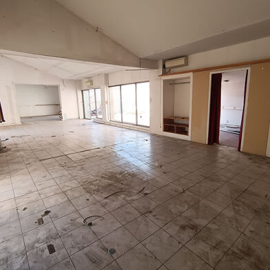 Commerce 12 pièces 950000 €