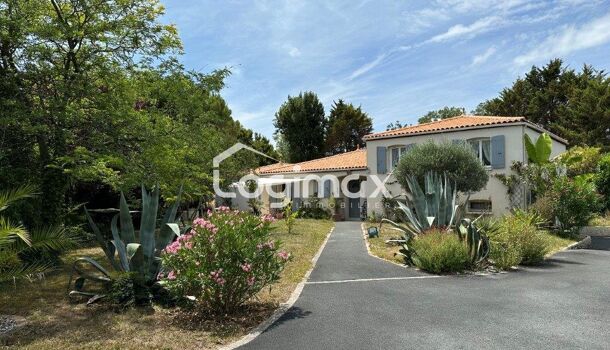 Villa / Maison 8 pièces  à vendre Lagord 17140