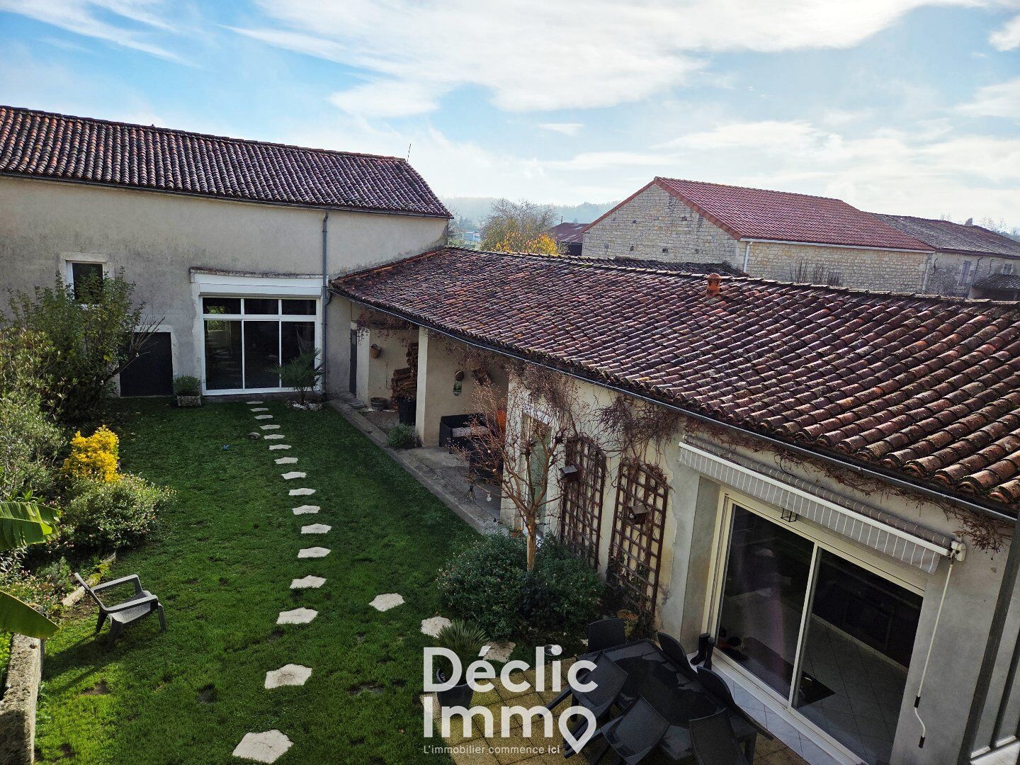 Villa / Maison  T8 à vendre Mansle 16230