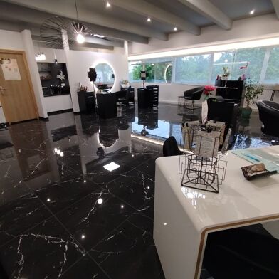 Commerce  440000 €