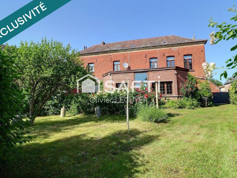 Coup de coeur pour cette imposante propriété avec maison bourgeoise de 1861, pâture de 5000m2 et grange de 500 m2 ! A rénover. — photo 1