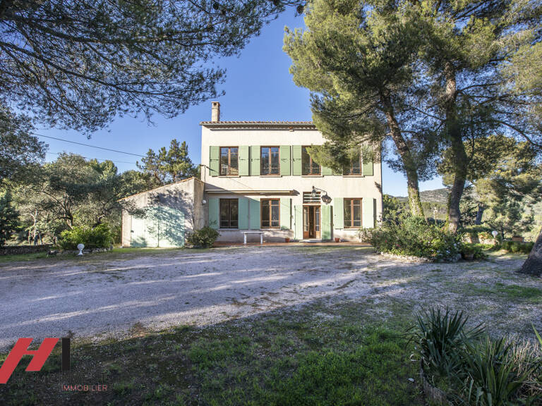 BASTIDE PAGNOLESQUE DE 250 M2 SUR 16000 M2 A DEUX PAS DU GOLF BDE LA SALETTE — photo 1