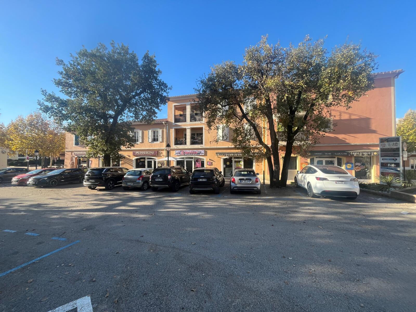 Photo Local commercial Roquefort les Pins