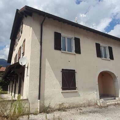 Appartement 4 pièces 308000 €