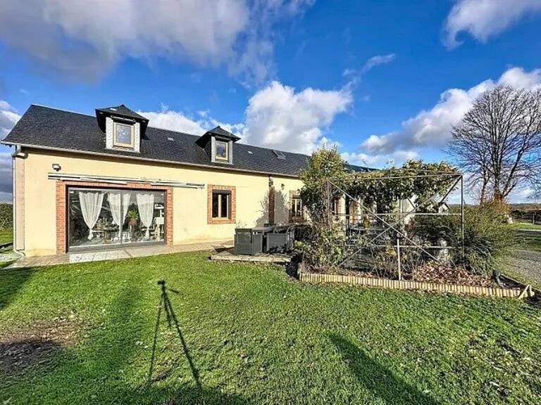BELLE MAISON FAMILIALE — photo 1