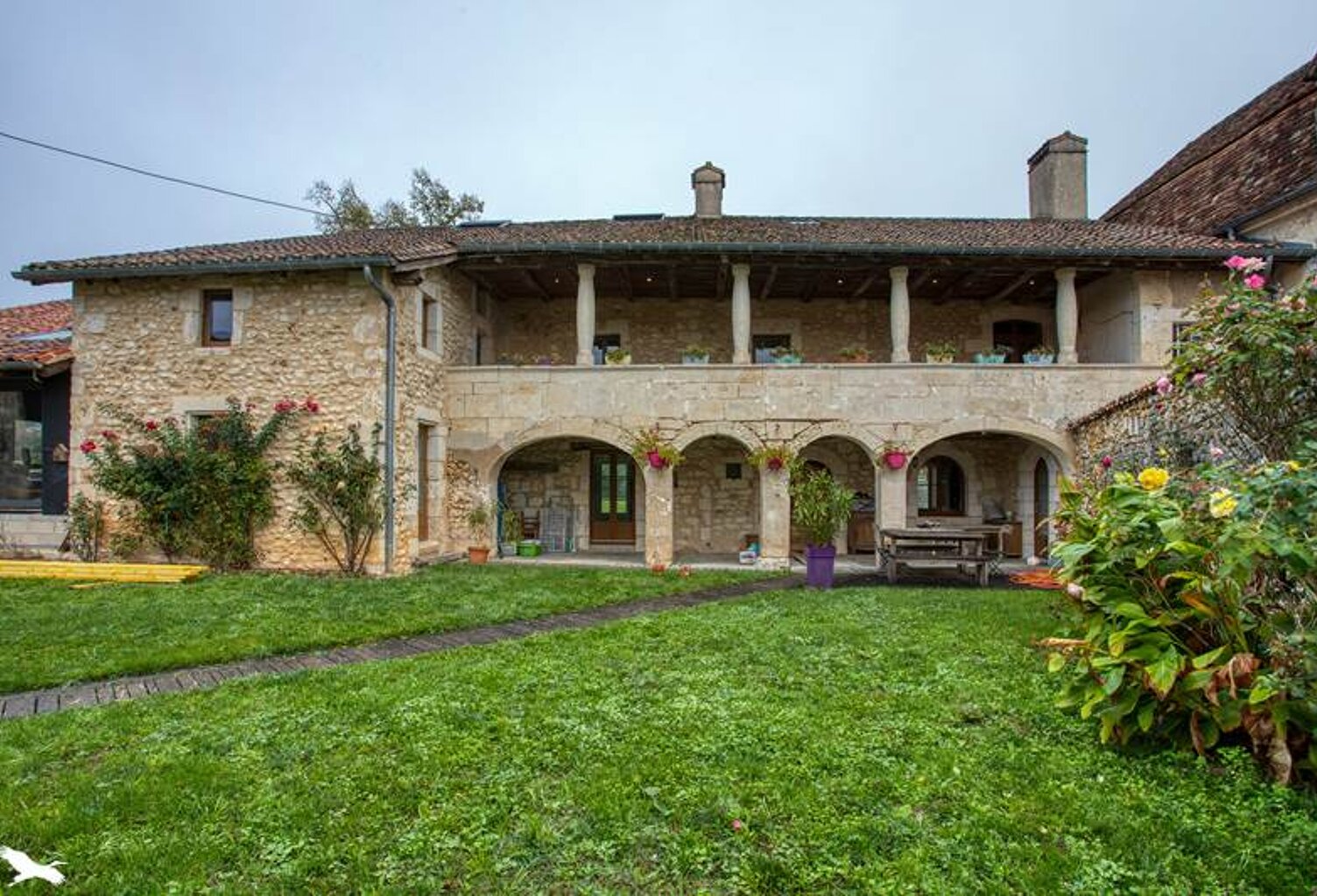 Ferme (tte) de 13 pièces principales — photo 1