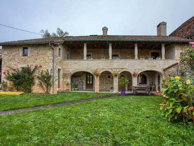 Ferme (tte) de 13 pièces principales — photo du bien