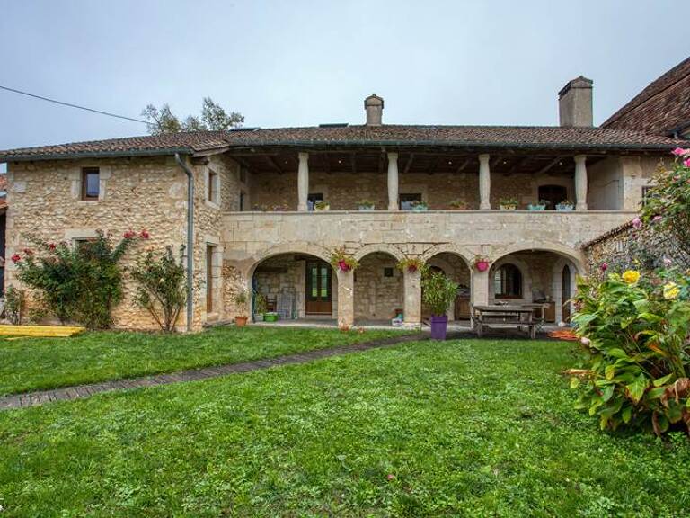 Ferme (tte) de 13 pièces principales — photo 1