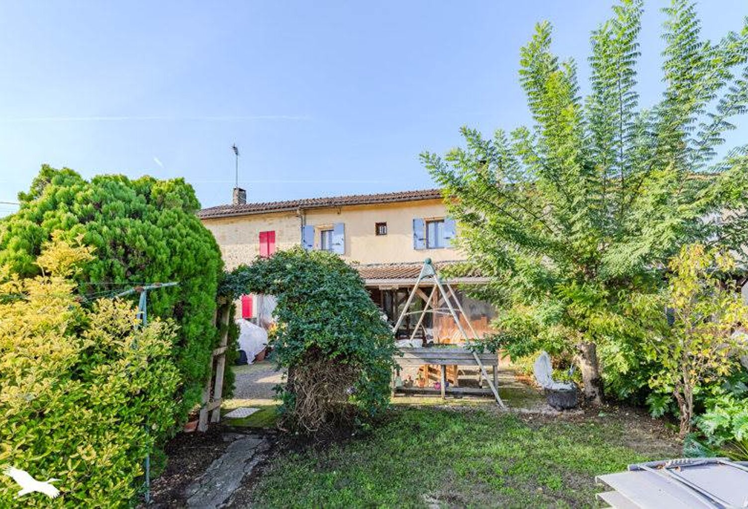 Maison en pierre de 3 pièces principales — photo 1