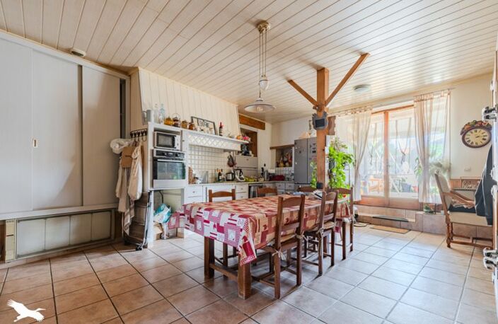 Maison en pierre de 3 pièces principales — photo 2