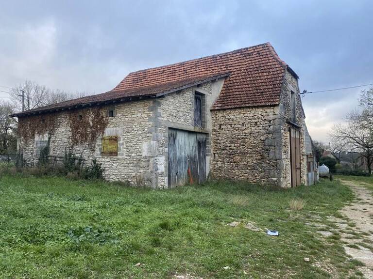 Maison en pierre de 7 pièces principales — photo 1