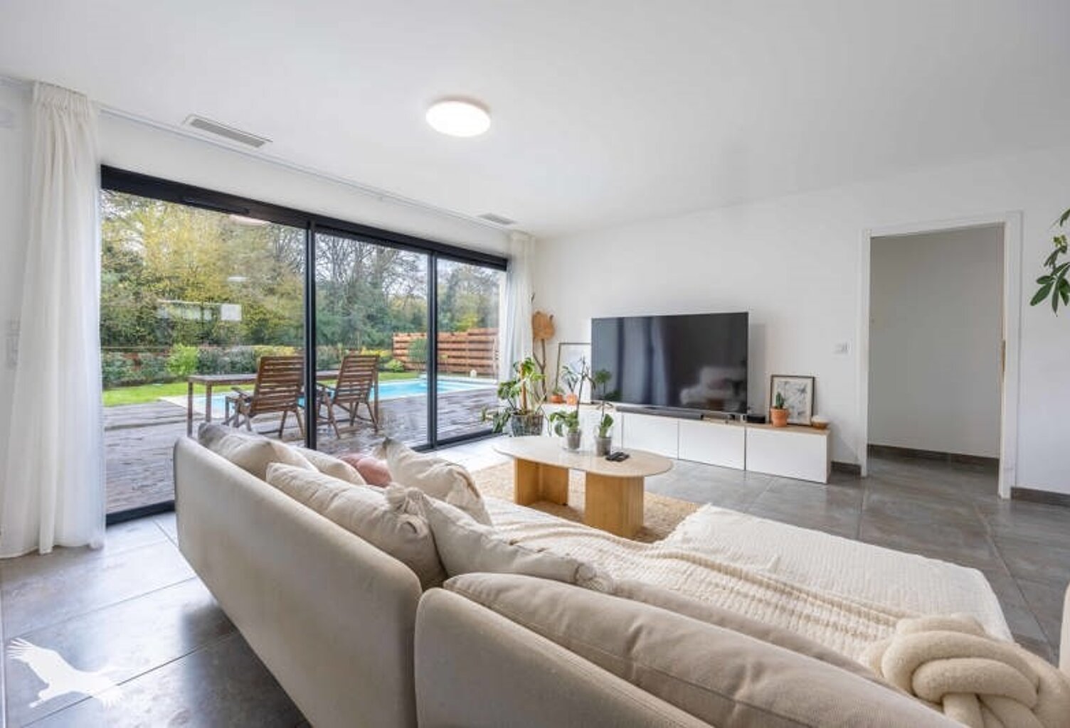 Contemporaine de 6 pièces principales — photo 1