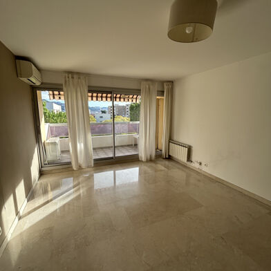 Appartement 3 pièces 1020 €