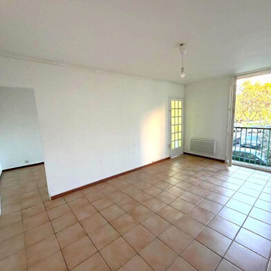 Appartement 3 pièces 780 €