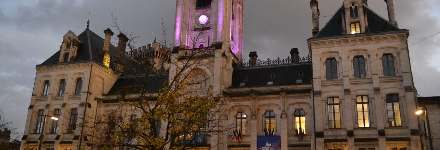 Commerce  1315 m² à vendre à Soyaux (16800)