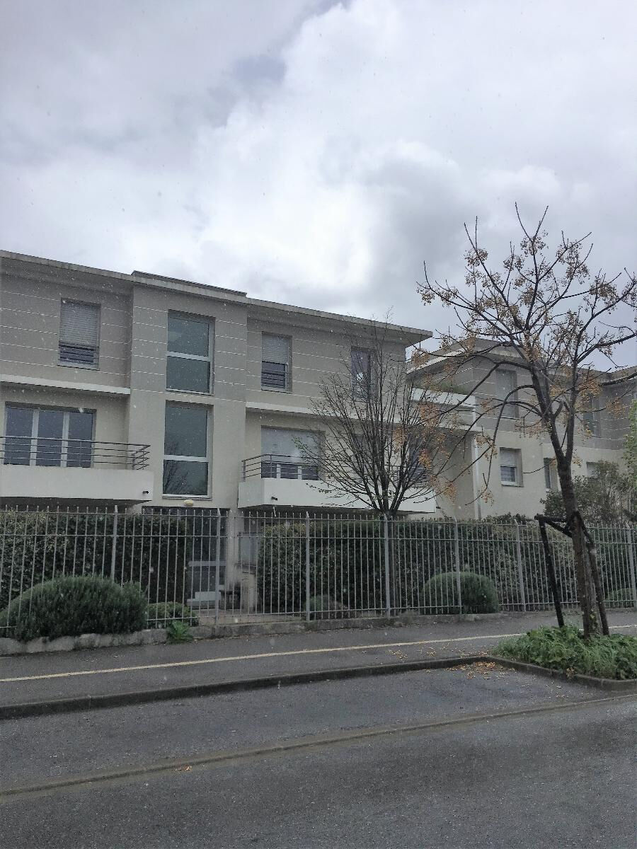 Appartement  T2 à louer Bourg-lès-Valence 26500