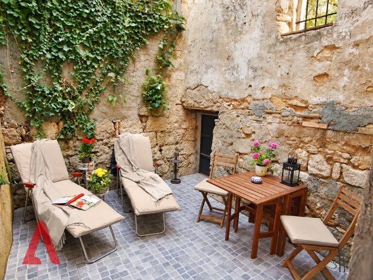 Charmante maison de village avec une petite terrasse. — photo 1