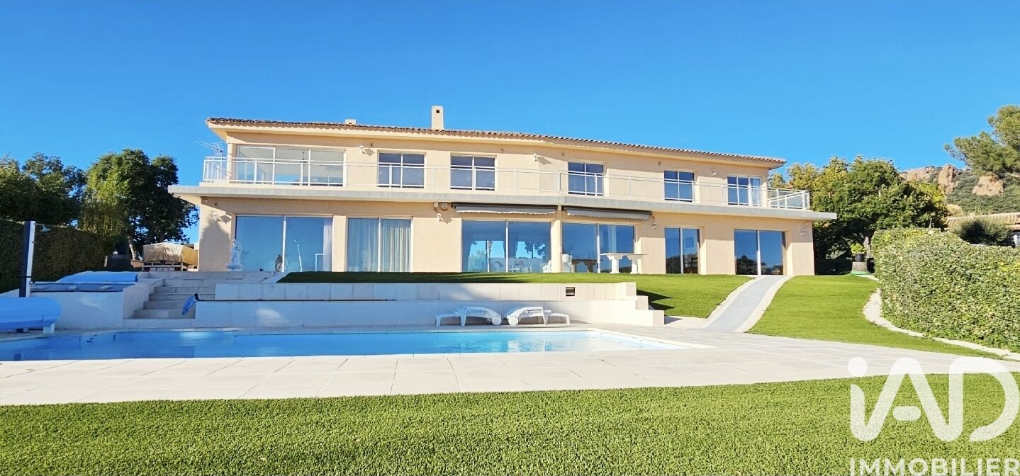 St-Raphael - 250m² - 7p. - 4ch.