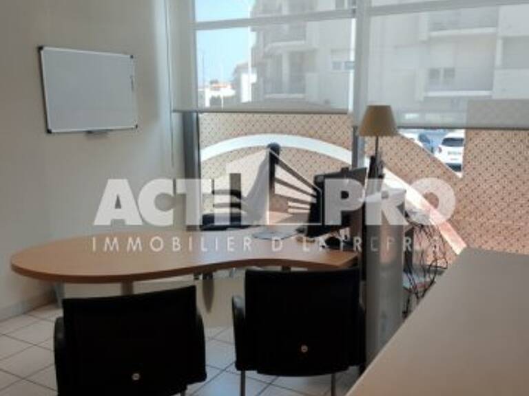 Bureaux à louer — photo 1