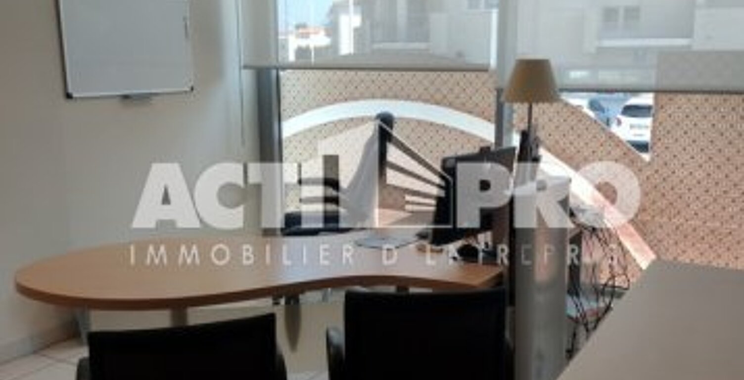 Bureaux à louer — photo 1
