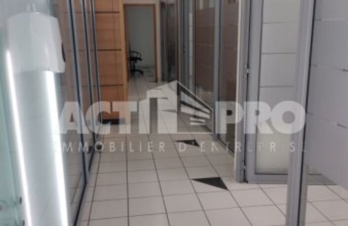 Bureaux à louer — photo 3