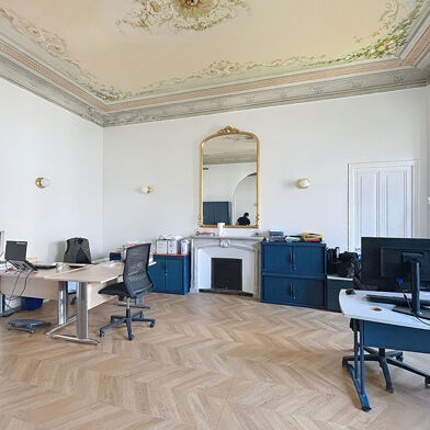 Bureau 6 pièces 1180000 €