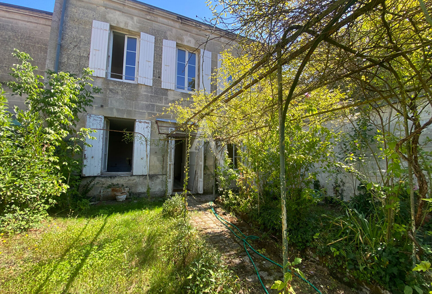 Maison / Immeuble Rare sur  Rochefort 8 pièce(s) — photo 1