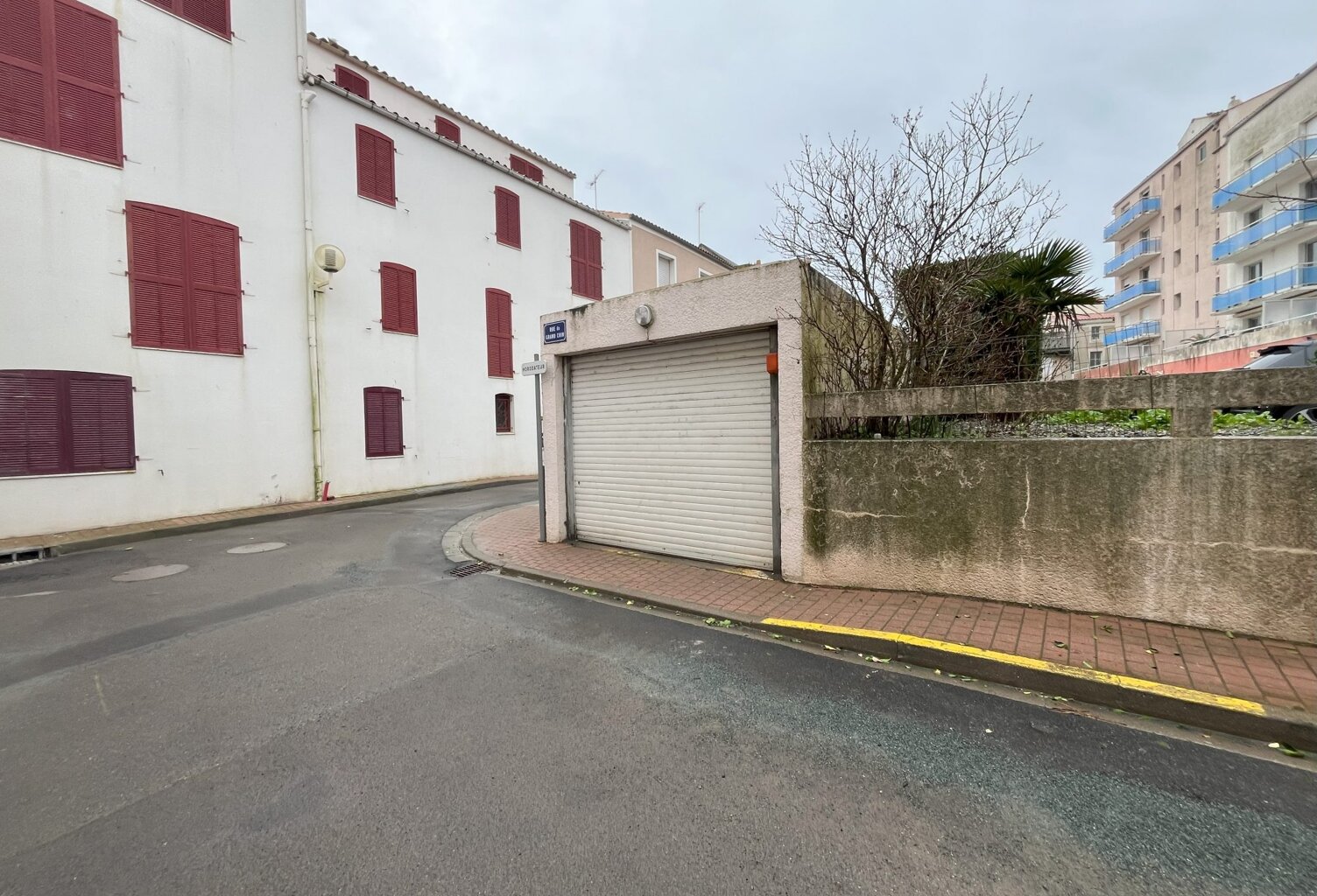 garage fermé — photo 1