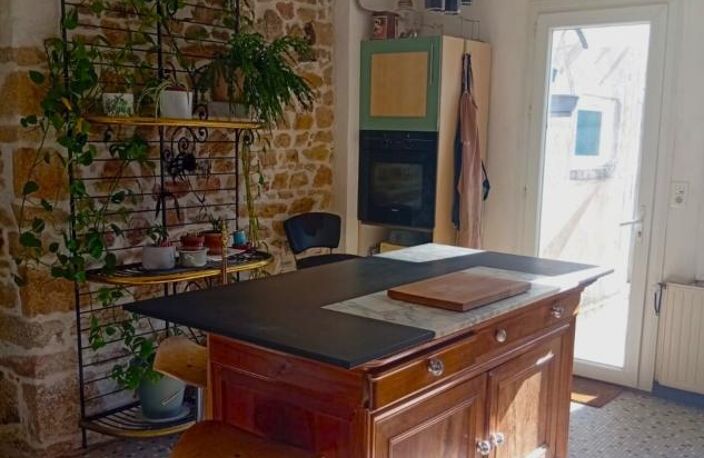 Aubigny-Les Clouzeaux, Maison en pierre dans le bourg 4 chambres avec jardin env. 800 m² — photo 4