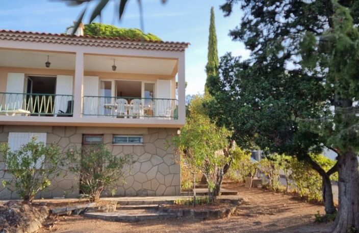 VILLA QUARTIER DU SEMAPHORE  SAINTE MAXIME (83) — photo 2