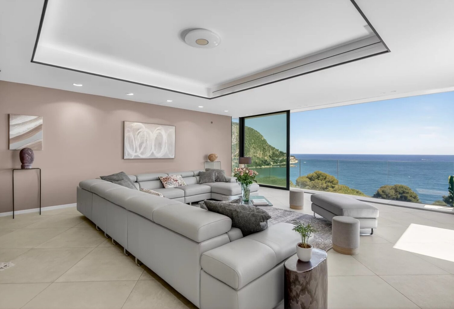 EZE 'Bord de mer' Luxueuse  villa 350m² | 5 Chambres | Piscine — photo 1