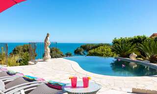 Maison 5 Pièces 230 m² à louer à Èze (06360)