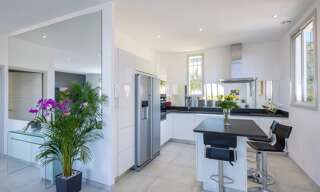 Maison 5 Pièces 230 m² à louer à Èze (06360)