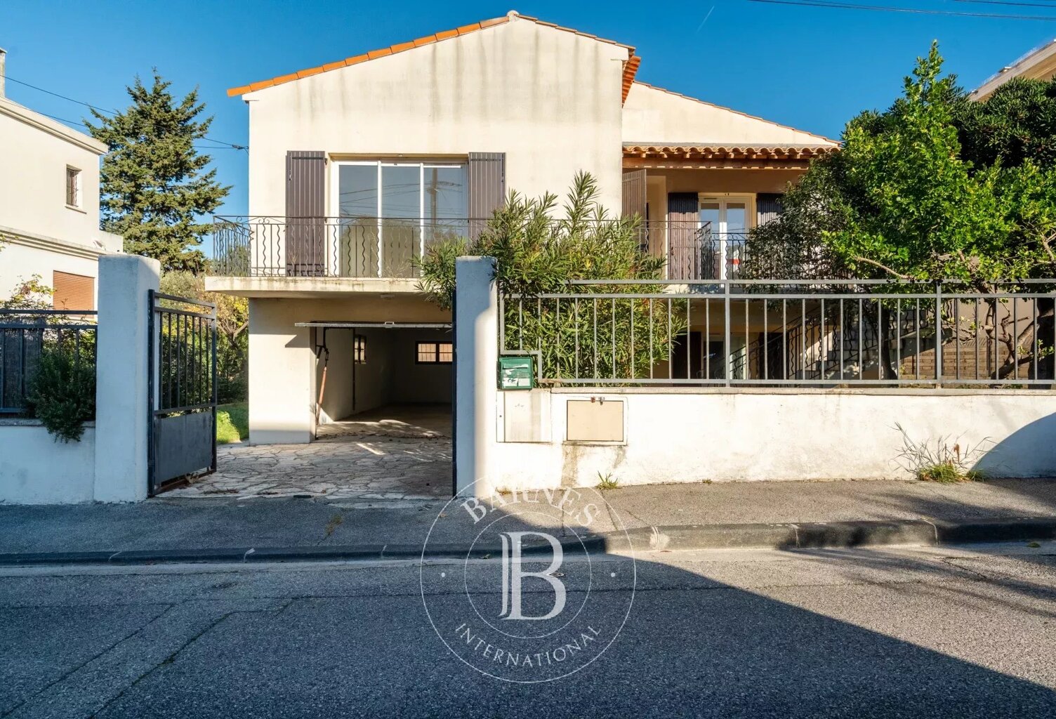 VENTE - MARSEILLE - 13008 - POINTE ROUGE - MAISON - GARAGE - JAR — photo 1