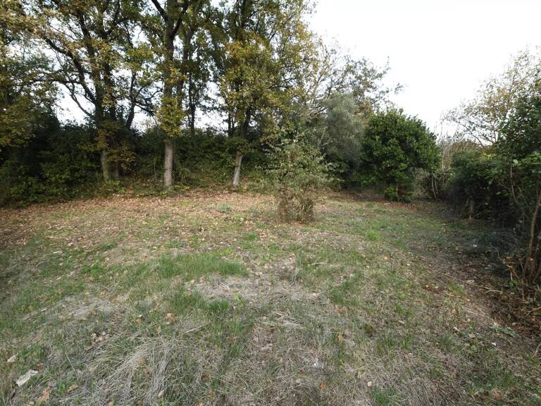 Terrain constructible de 1.610 m² et terrain naturel attenant — photo 1