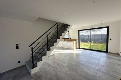 Maison 4 pièces 393750 €