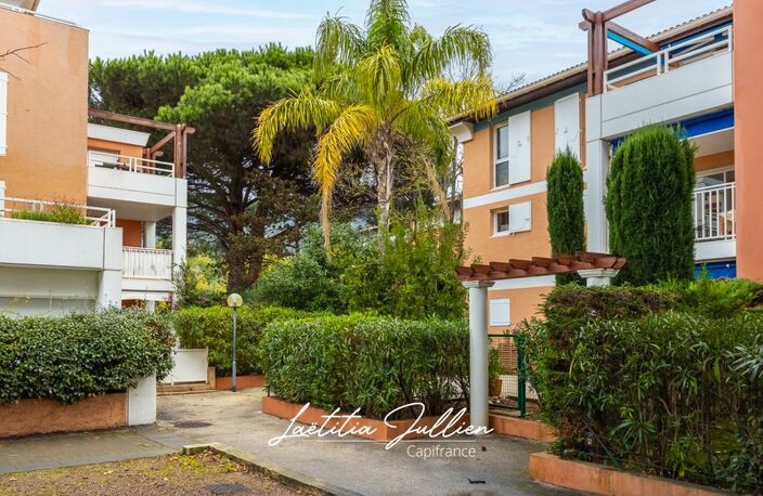DEPT VAR - LE LAVANDOU Cavalière – Studio 26m² 4 couchages avec terrasse de 11m² plein Sud au calme, parking et plage à pied — photo 2