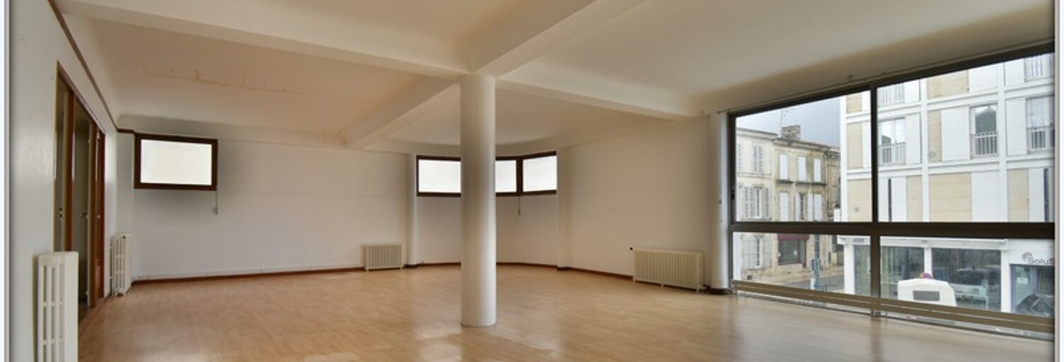 Immeuble  437 m² à vendre à Saint-Jean-d'Angély (17400)