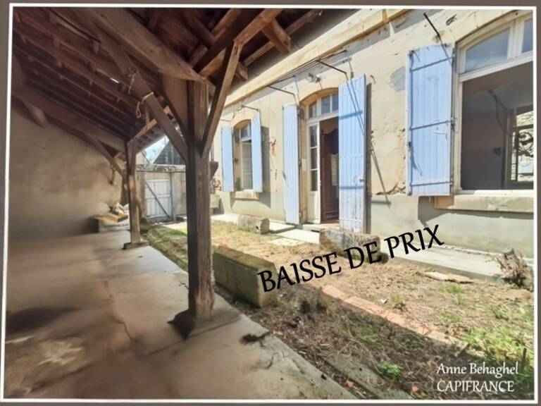 Maison de ville en pierre de 130m2 avec cour et préau- A rénover — photo 1