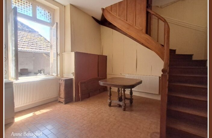 Maison de ville en pierre de 130m2 avec cour et préau- A rénover — photo 3