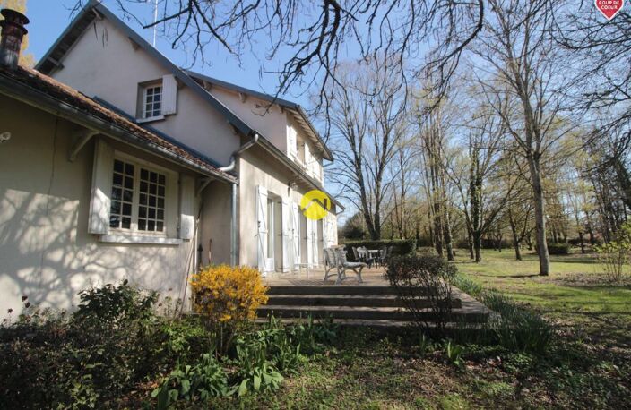 MAISON DE MAÎTRE AVEC GRAND PARC  — photo 4