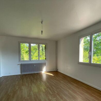Appartement 3 pièces 740 €