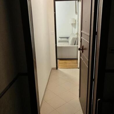 Appartement 1 pièces 700 €