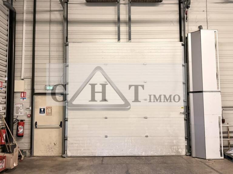 LOCAUX D’ACTIVITÉS / STOCKAGE DE 819 M² À 5 519 M² – MEAUX — photo 1