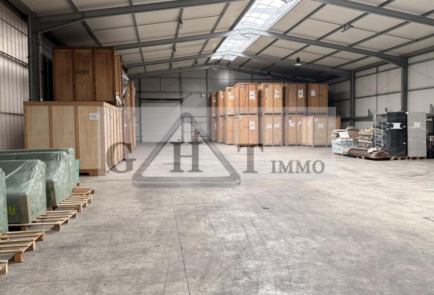 LOCAUX D’ACTIVITÉS / STOCKAGE DE 819 M² À 5 519 M² – MEAUX — photo 1